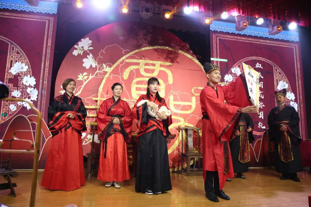 f2cc1e0db3bf5eac7a4f636bf8f37307.jpg f2cc1e0db3bf5eac7a4f636bf8f37307.jpg